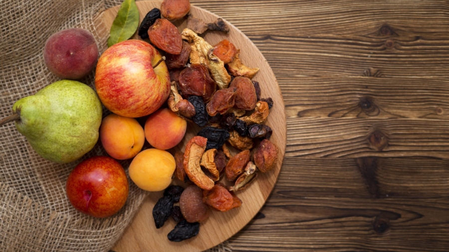 arrangement-delicious-autumnal-fruits-with-copy-space